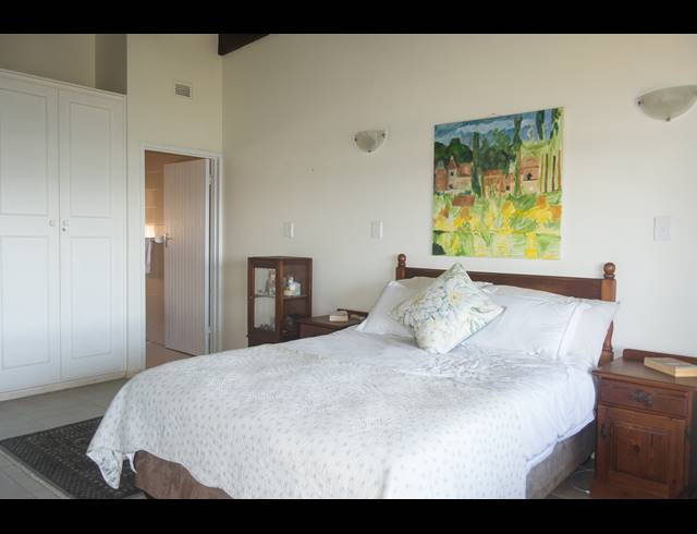 3 BEDROOM TOWNHOUSE FOR SALE IN SCOTTBURGH CENTRAL